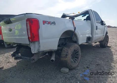 2016 Ford F-250 Xl z USA, uszkodzony, nr VIN 1FTBF2B64GEA10628